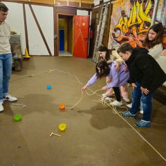 Clemens Jung (links), freute sich über die tolle Lernerfahrung im Teambuilding, die er seinen Projektteilnehmer:innen im Rahmen seines Praktikums mit auf ihren Weg geben konnte.